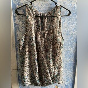 Daisy Fuentes size XL lightweight sleeveless shirt